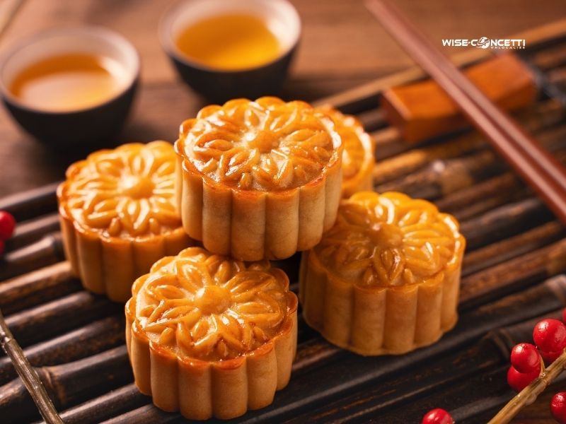 zhongqiu-jie-celebrates-family-mooncakes-lanterns-and-unity (2).jpg